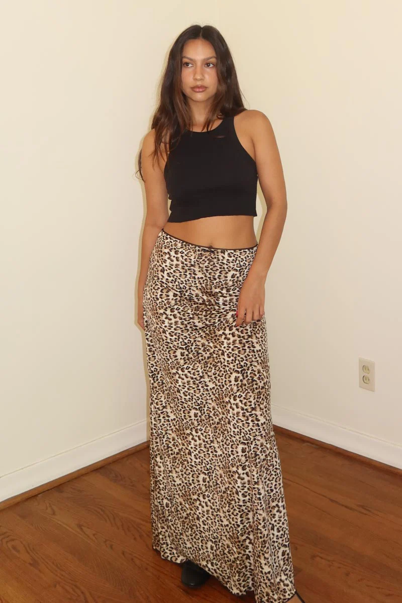 Ruby & Jenna Women's Leopard Printed Maxi Skirt