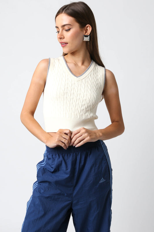 Ruby & Jenna Women's Cable Sweater Vest