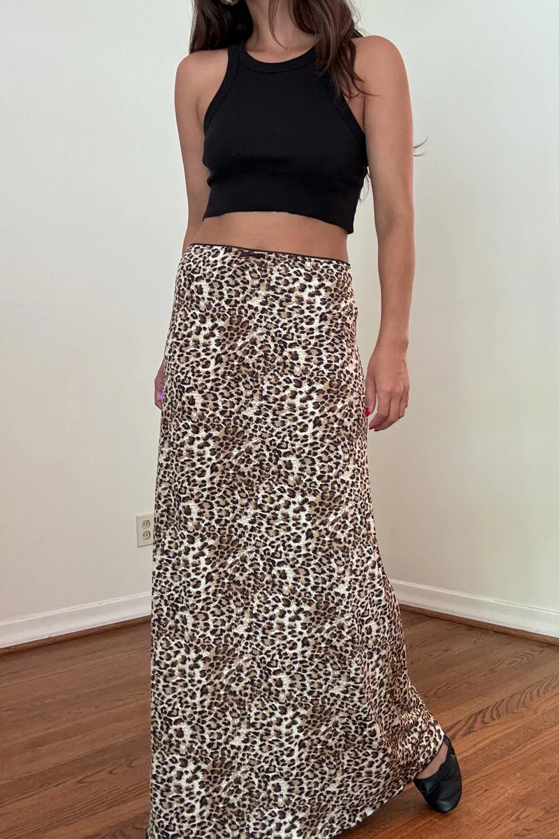 Ruby & Jenna Women's Leopard Printed Maxi Skirt