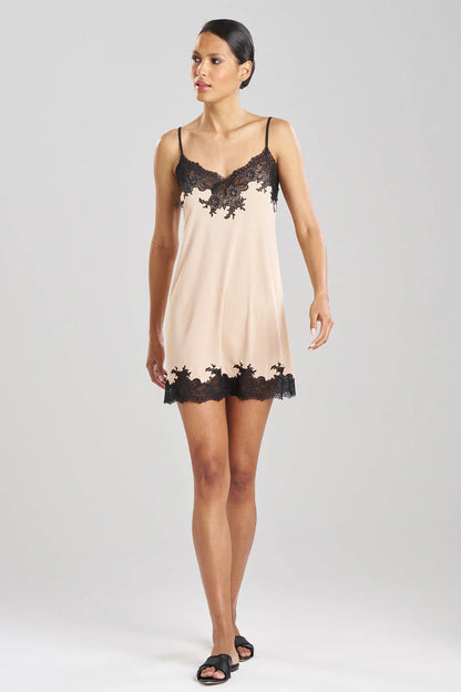 NATORI Enchant Lace Trim Chemise 3
