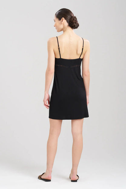 NATORI Feathers Essentials Lenzing Ecovero Viscose Lace Applique Chemise