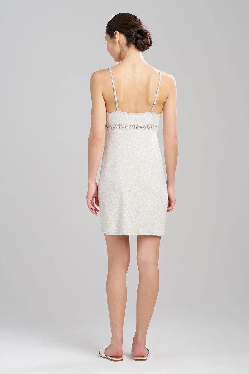 NATORI Feathers Essentials Lenzing Ecovero Viscose Lace Applique Chemise