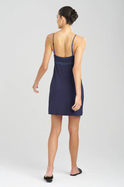 NATORI Feathers Essentials Lenzing Ecovero Viscose Lace Applique Chemise