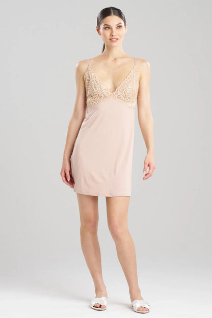 NATORI Feathers Essentials Lenzing Ecovero Viscose Lace Chemise