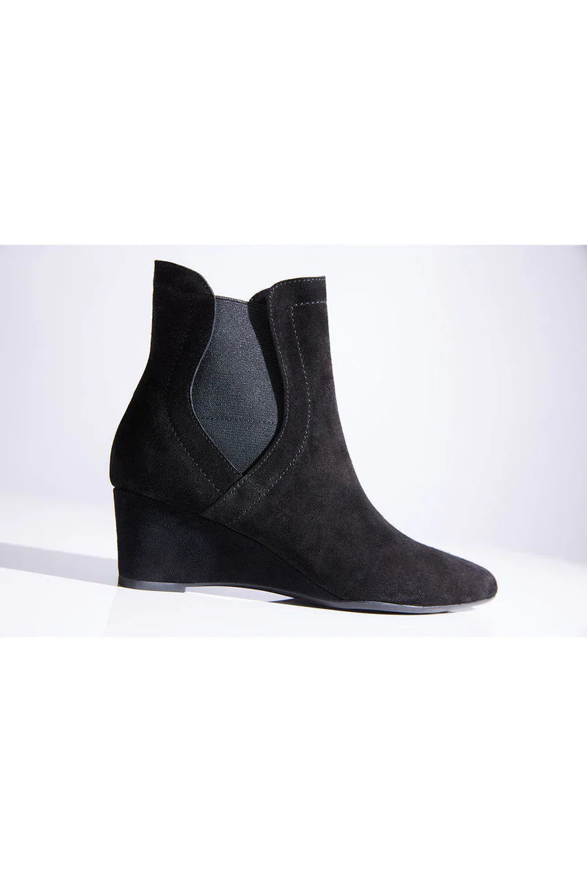 Natori Gaisha-Su Suede Wedge Bootie - Black