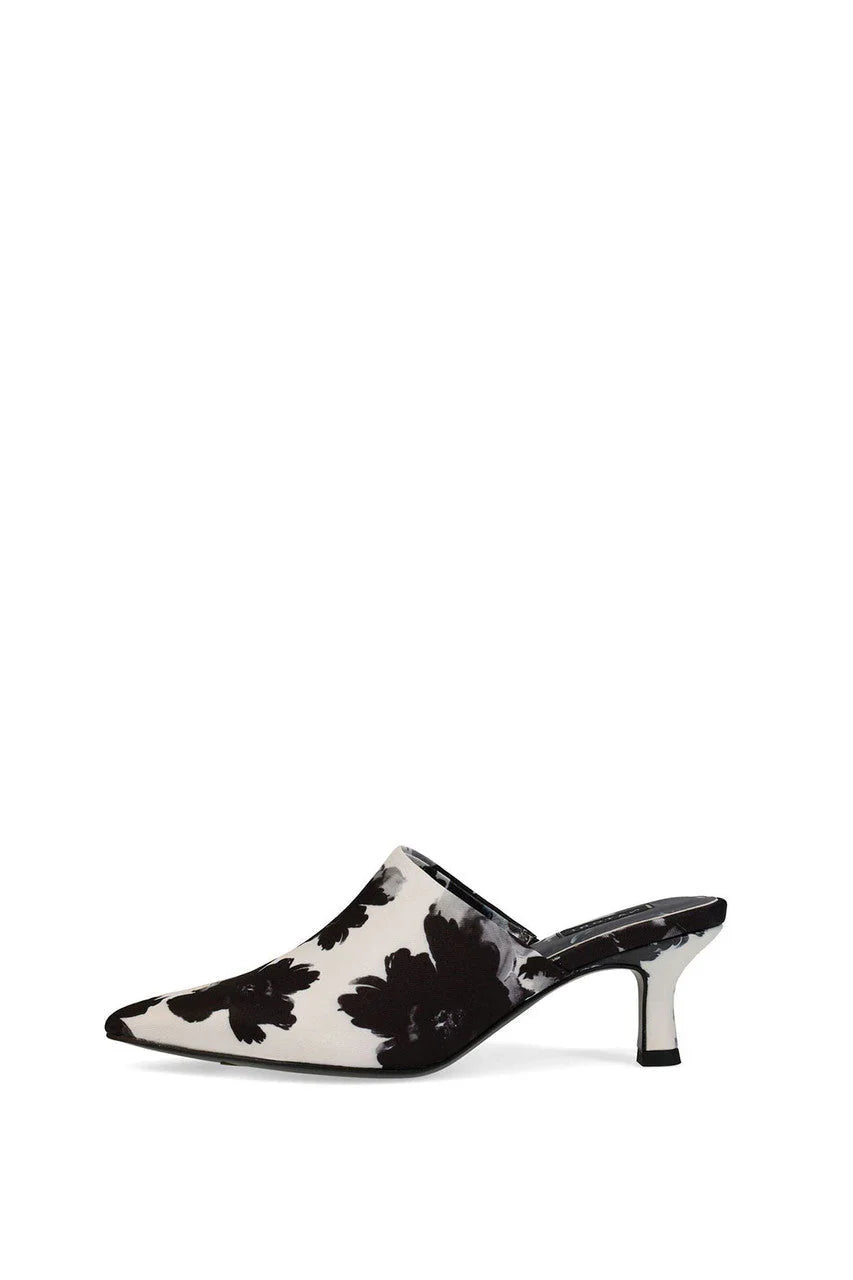 Natori Ine Suede Mule Heel - black/white