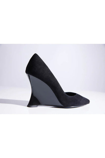 Natori Nori Suede Wedge Pump - Black