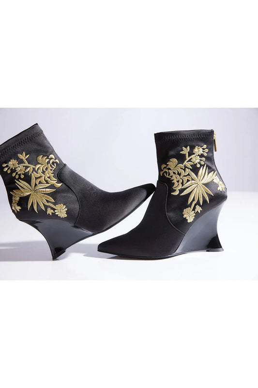 Natori Neko Satin Embroidery Wedge Ankle Boot
