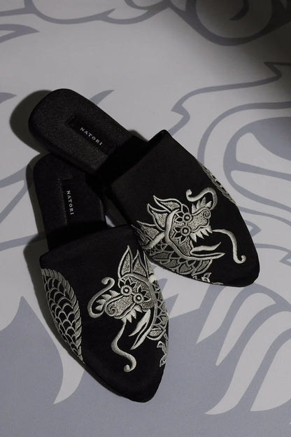 Natori Dragon Embroidered Felt Slide