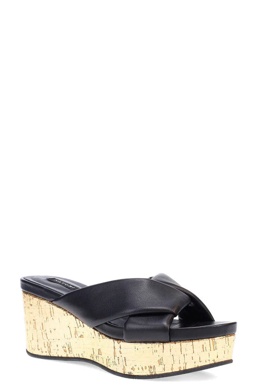 Natori Lanna Nappa Leather Platform Thong Sandals - Black
